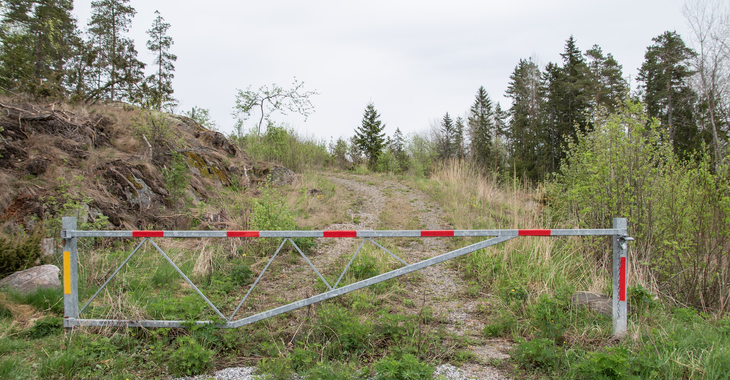 Syytökset ympäristön turmelemisesta ja virkavelvollisuuksien rikkomisesta